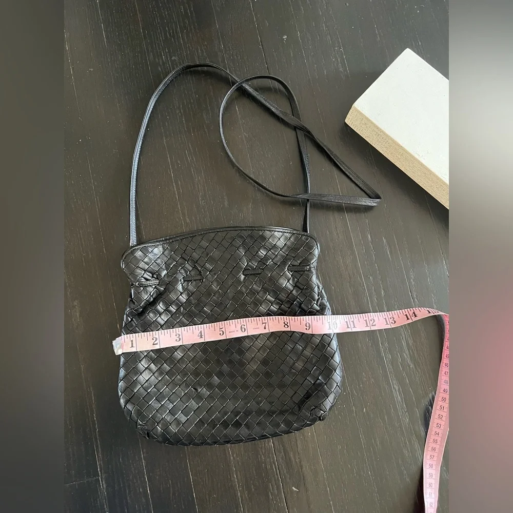 Elegant vintage Black Woven Shoulder Bag